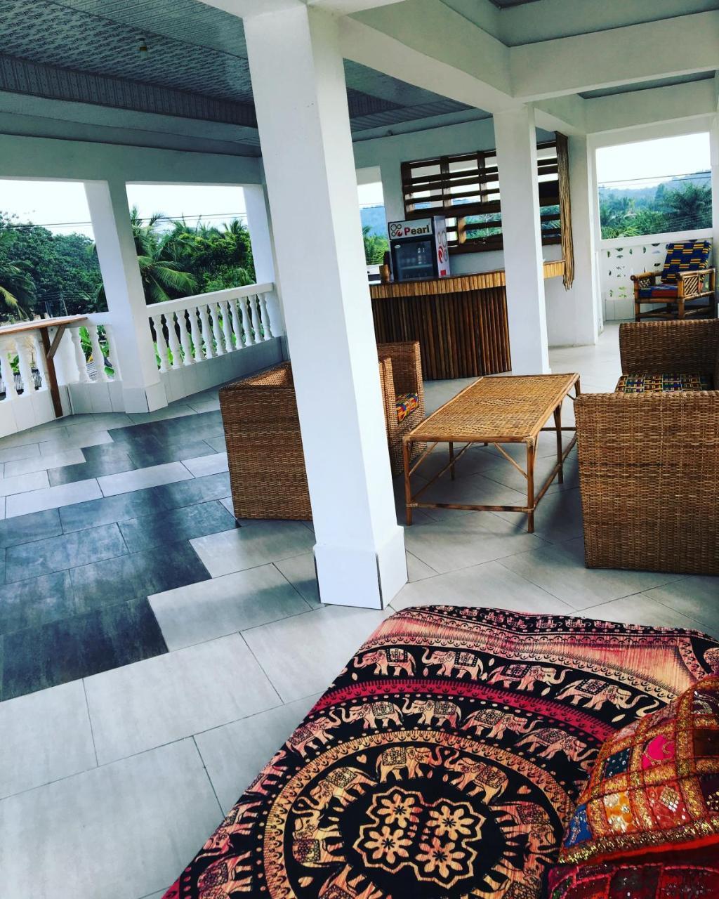 Serenity Haven Lodge Busua Luaran gambar