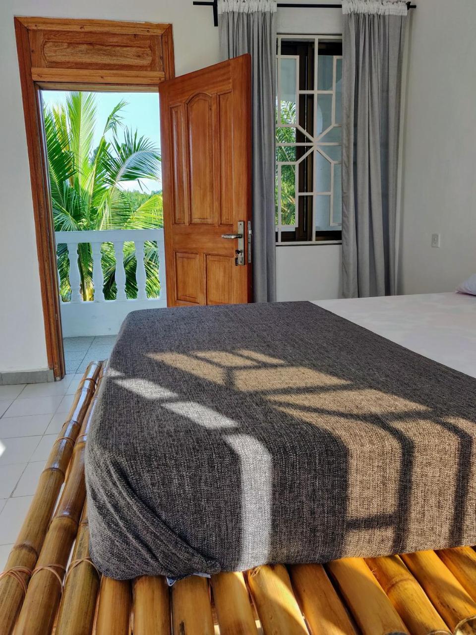 Serenity Haven Lodge Busua Luaran gambar