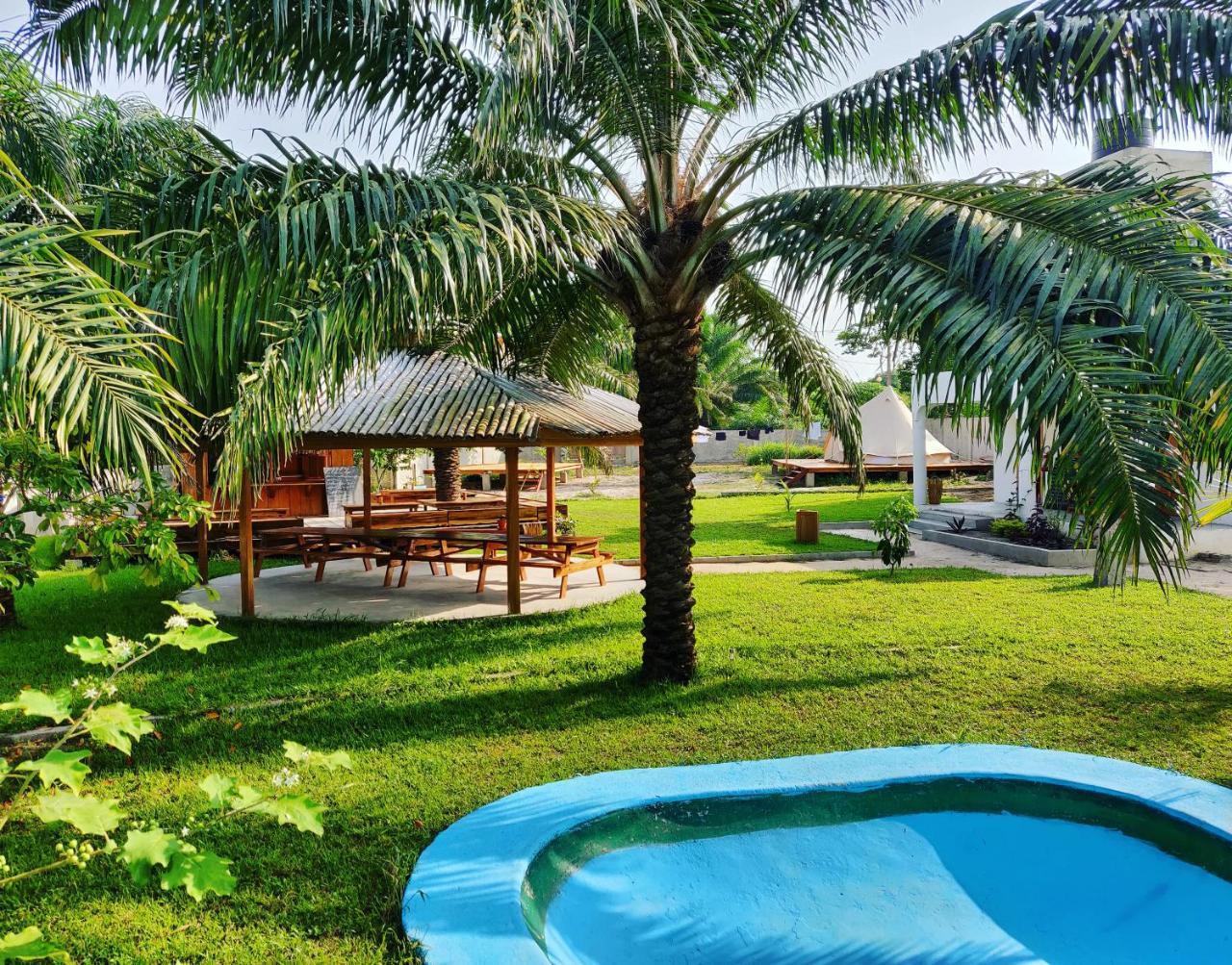 Serenity Haven Lodge Busua Luaran gambar